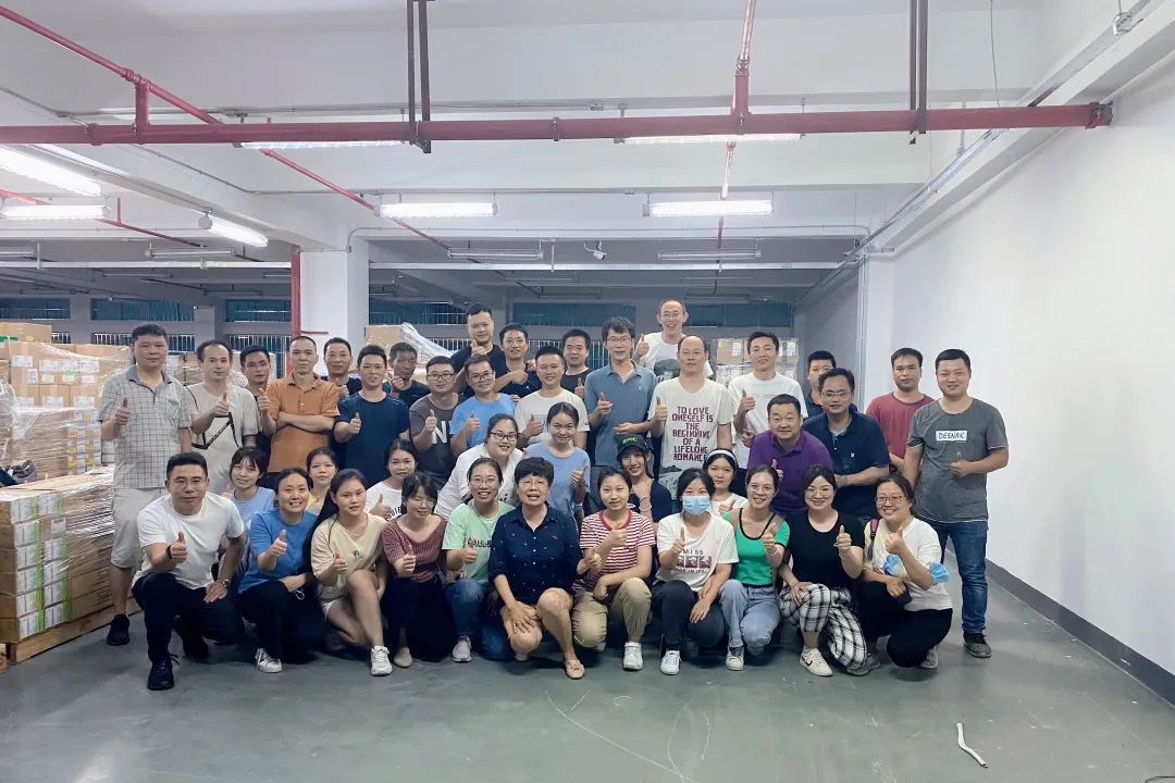 同心聚力 戰高溫酷暑，英唐智控圓滿完成深圳倉搬遷工作